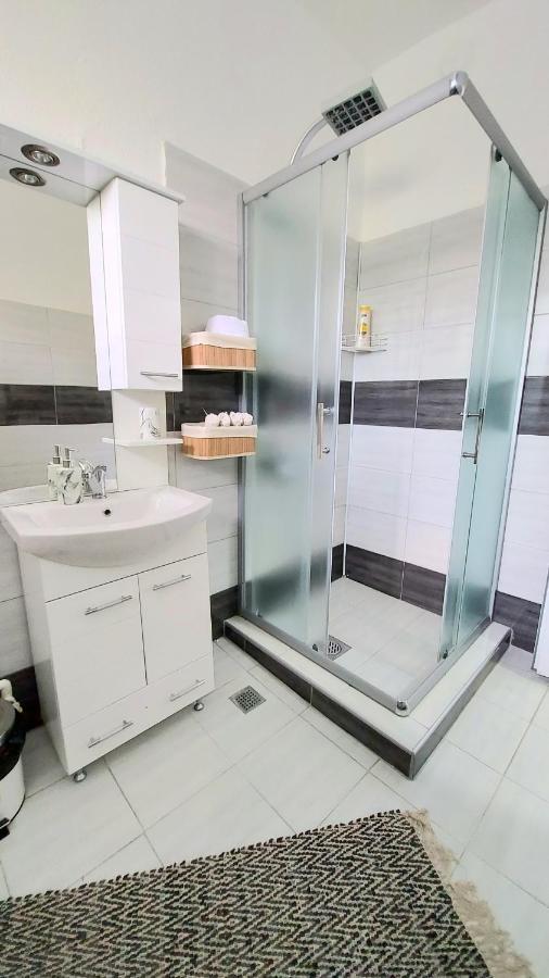 Inner City Two Bedroom Apartment Скопье Экстерьер фото